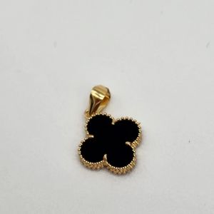 18K Yellow Gold Clover Pendant Black Onyx Flower 9mm Alhambra Motif NEW …
